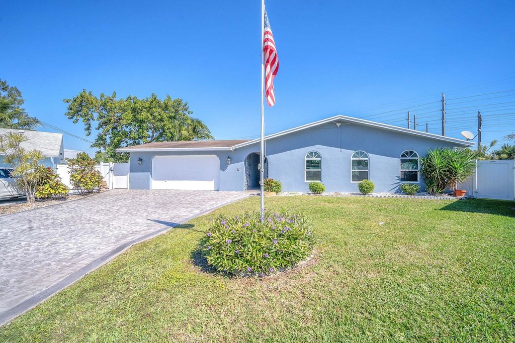 Photo of 4406 SW 37th Avenue, Dania Beach, FL 33312 (MLS # B26027085)