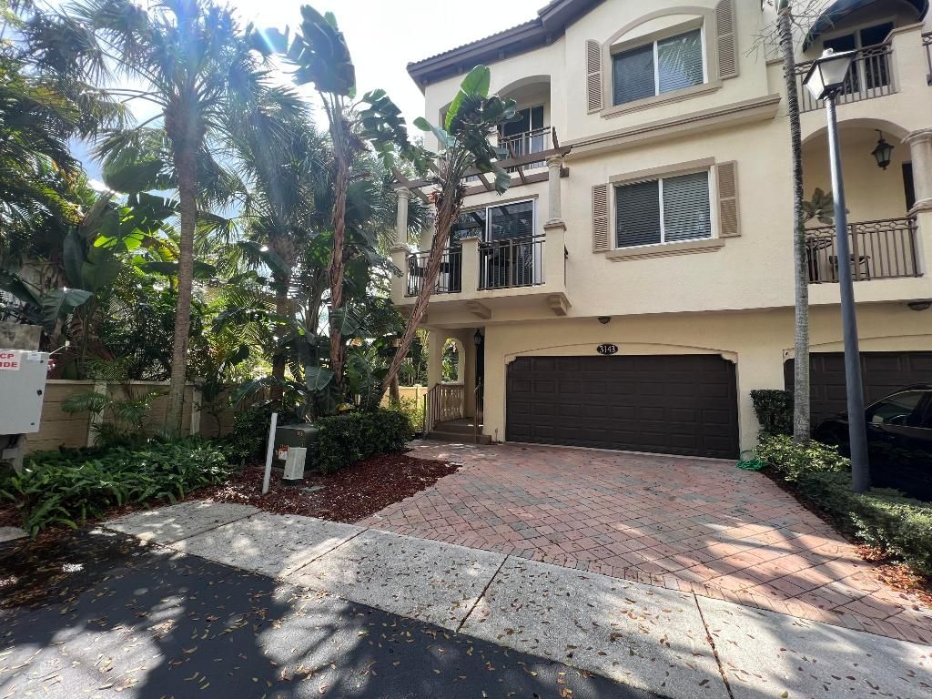 Photo of 3143 Waterside Circle, Boynton Beach, FL 33435 (MLS # R11043436)