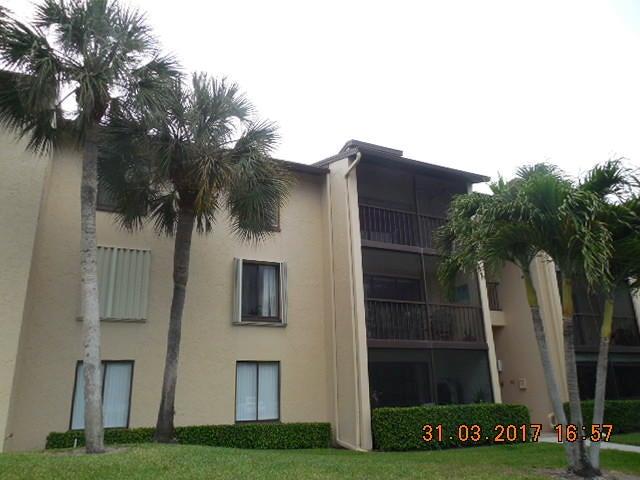 Nicely renovated 2 bed 2 bath 2nd story condo unit!