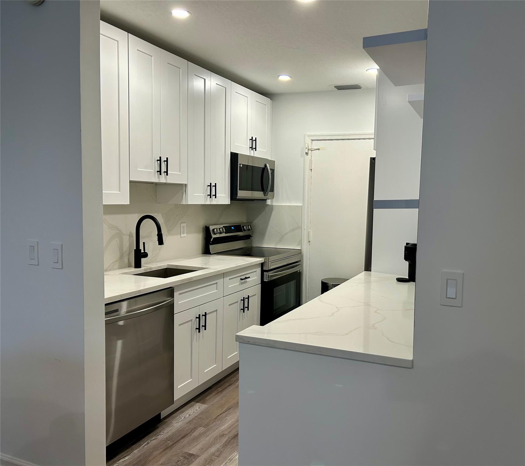 Imperial Point Colonnades - Residential Lease