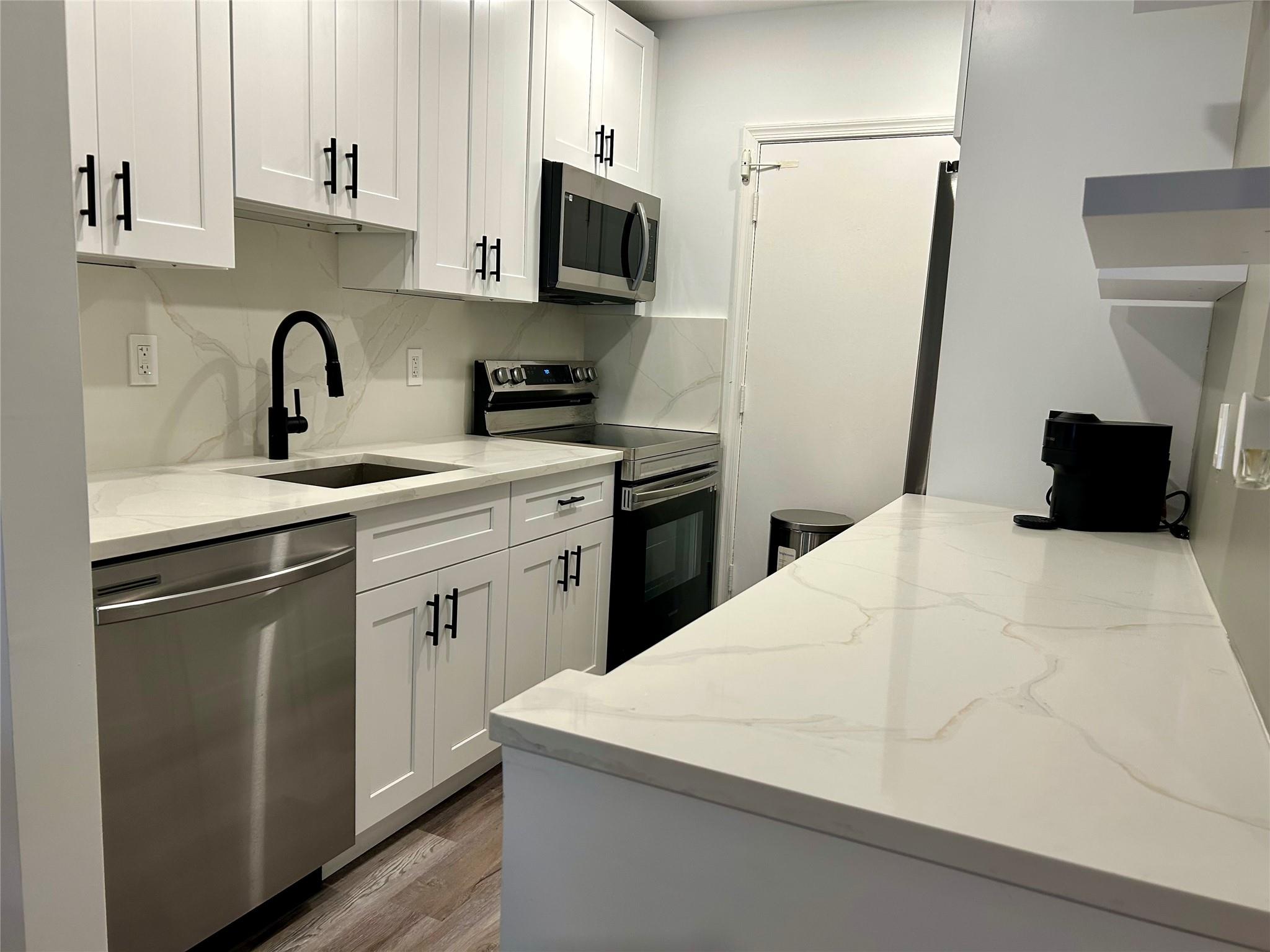 Imperial Point Colonnades - Residential Lease