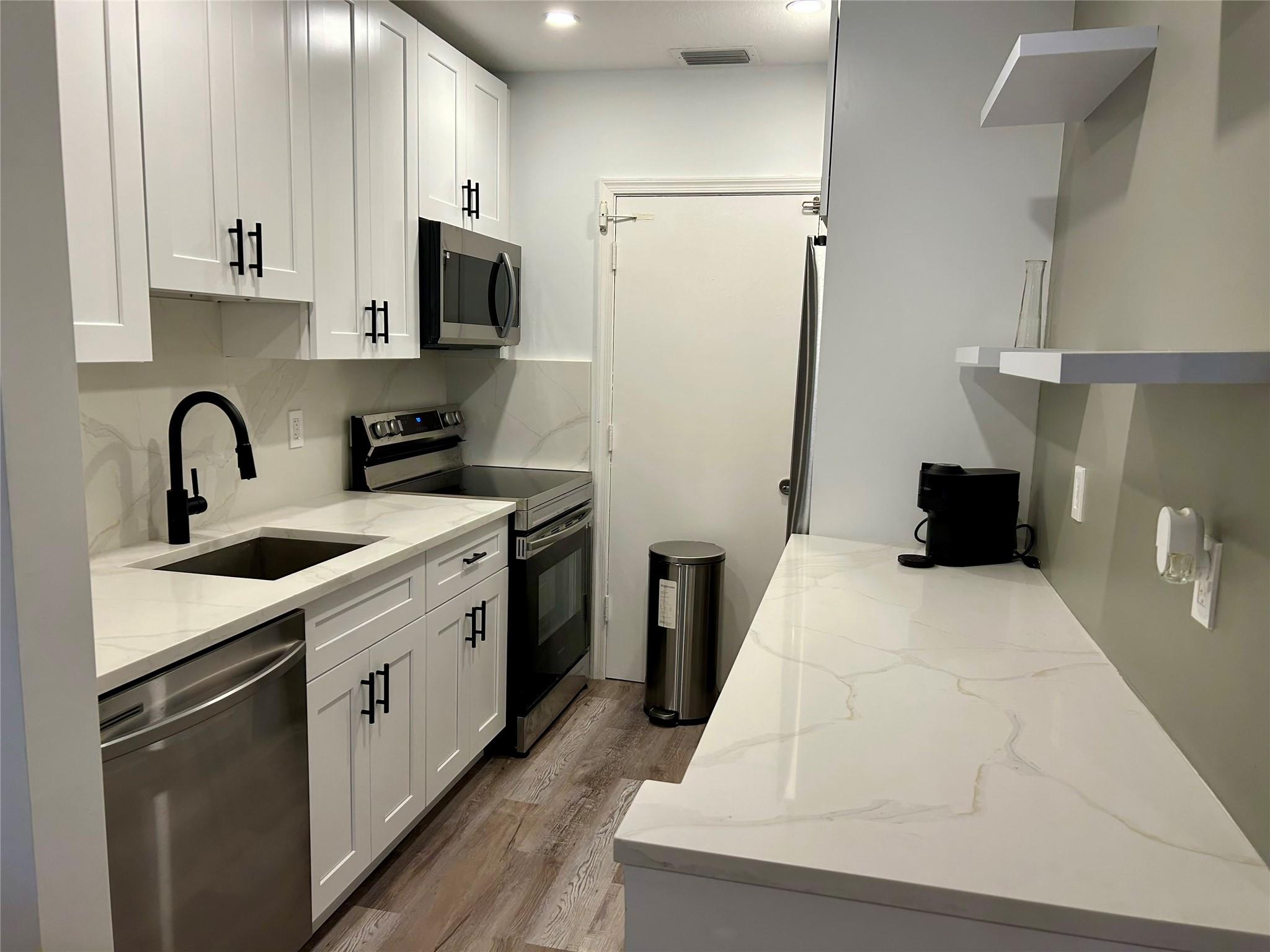 Imperial Point Colonnades - Residential Lease