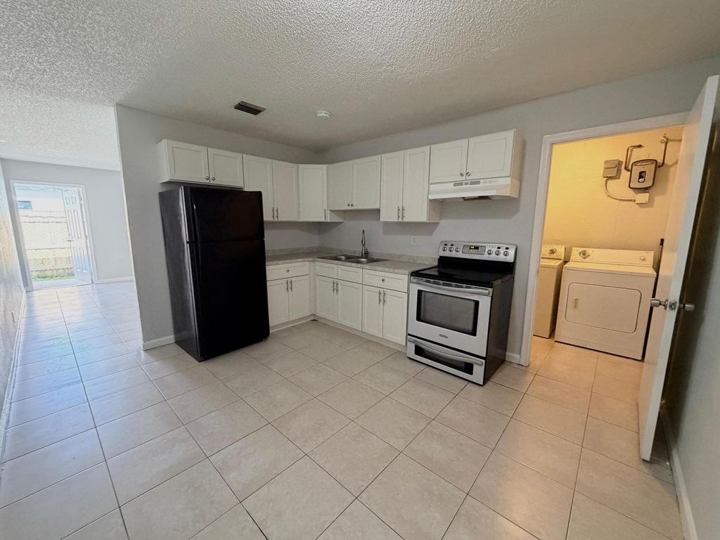 Photo of 812 5th Street #Unit B, West Palm Beach, FL 33401 (MLS # B26019111)