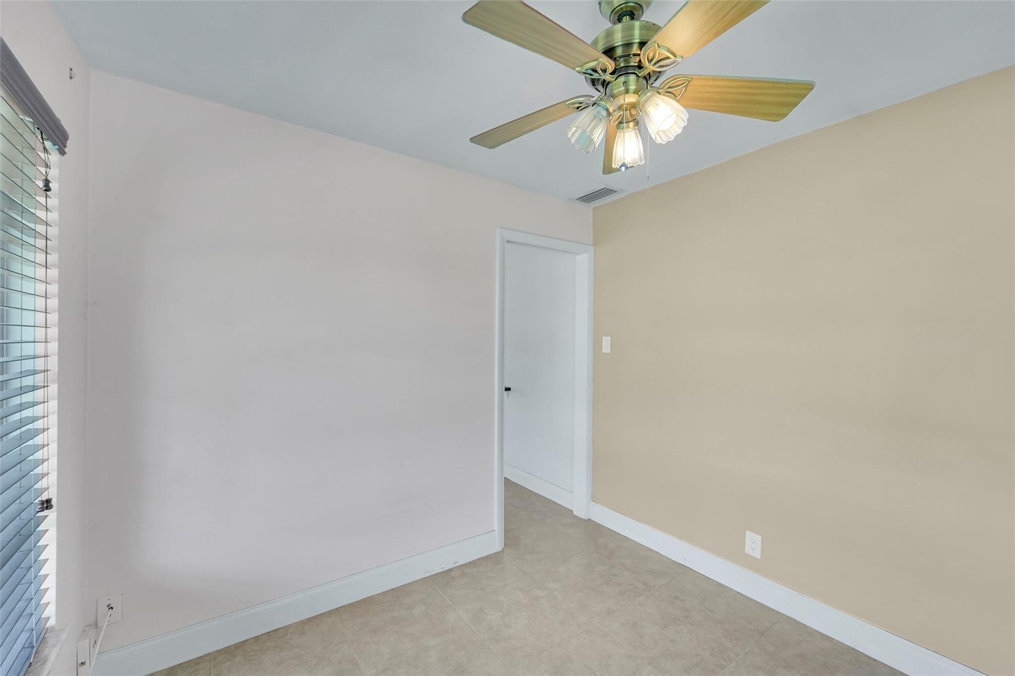 PARADISE GARDENS SEC 4 - Residential Lease