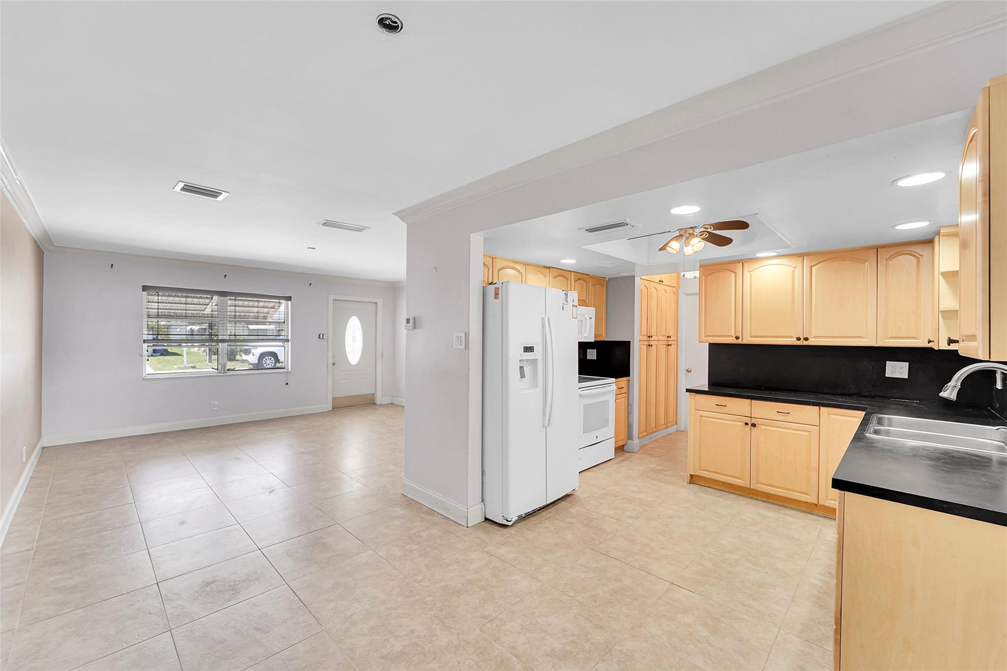 PARADISE GARDENS SEC 4 - Residential Lease