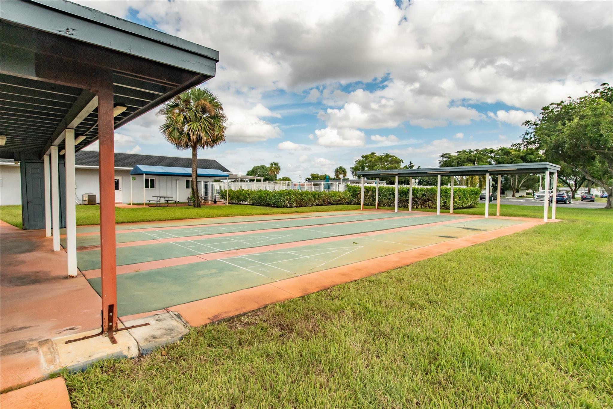 PARADISE GARDENS SEC 4 - Residential Lease