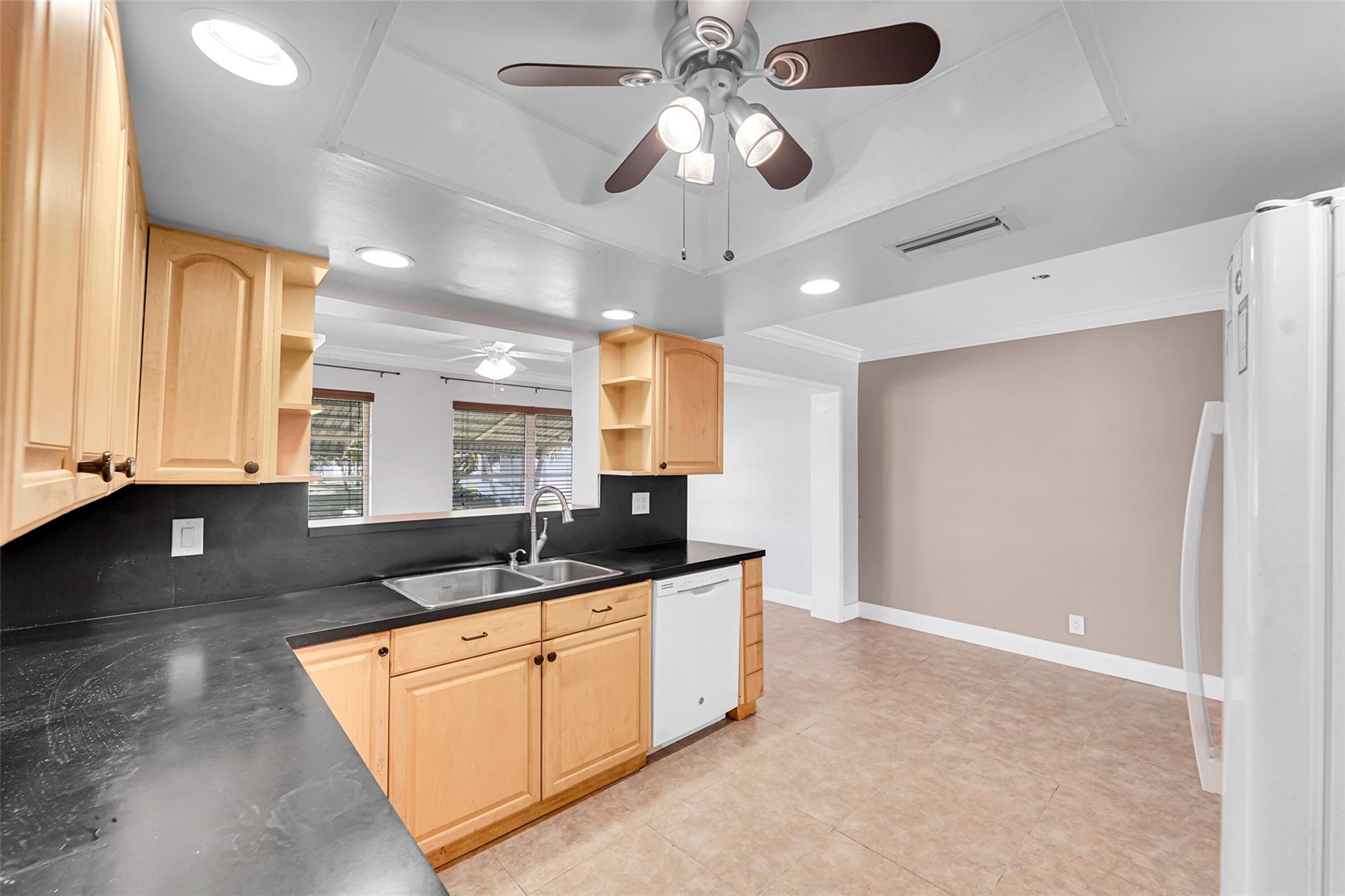 PARADISE GARDENS SEC 4 - Residential Lease