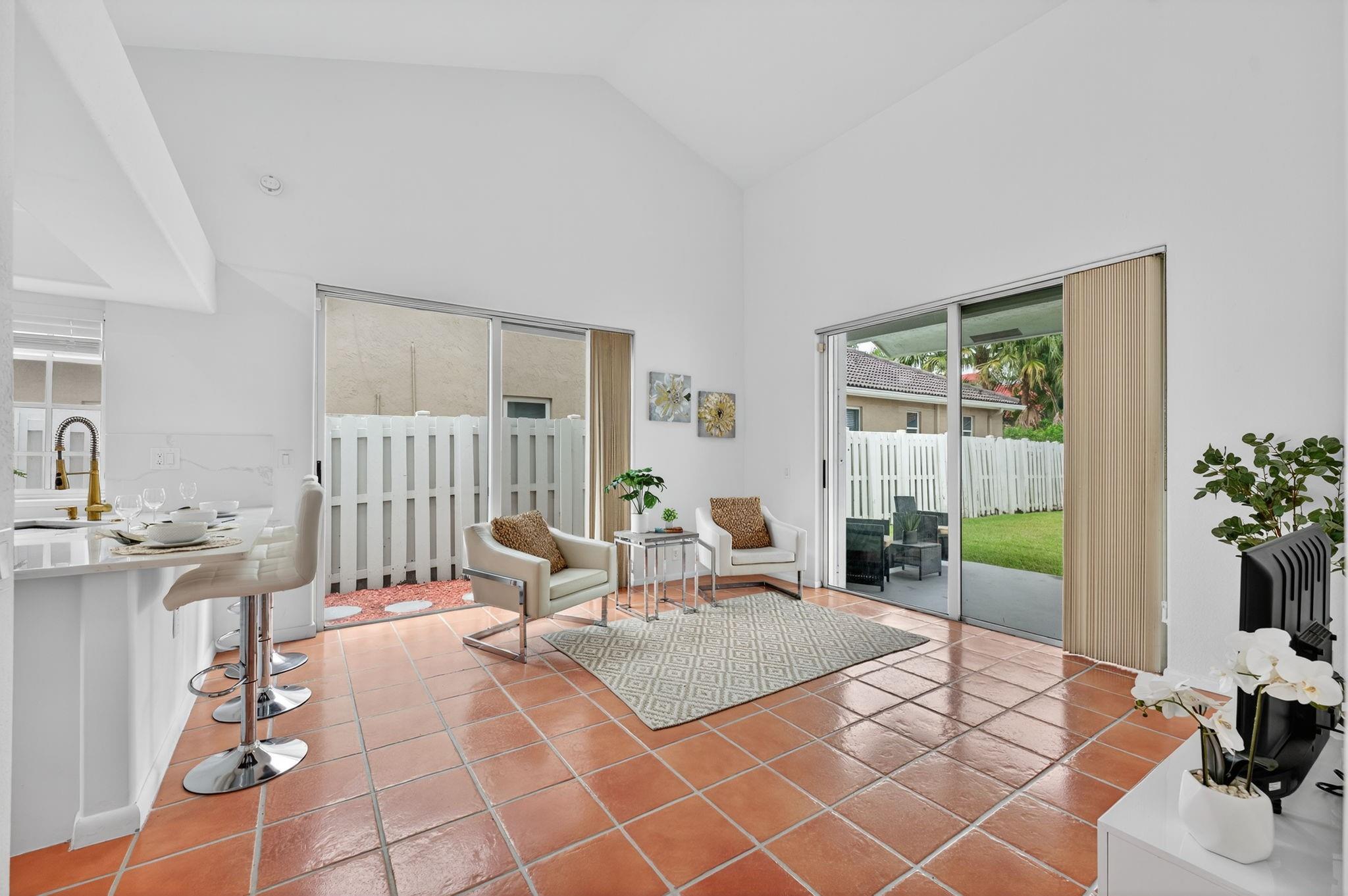 Laguna Springs 1 - Residential