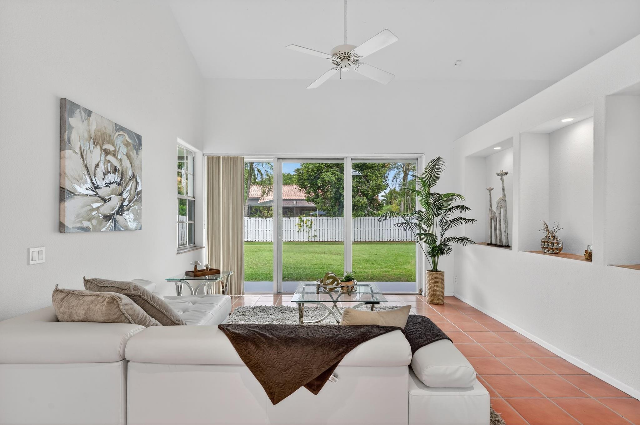 Laguna Springs 1 - Residential