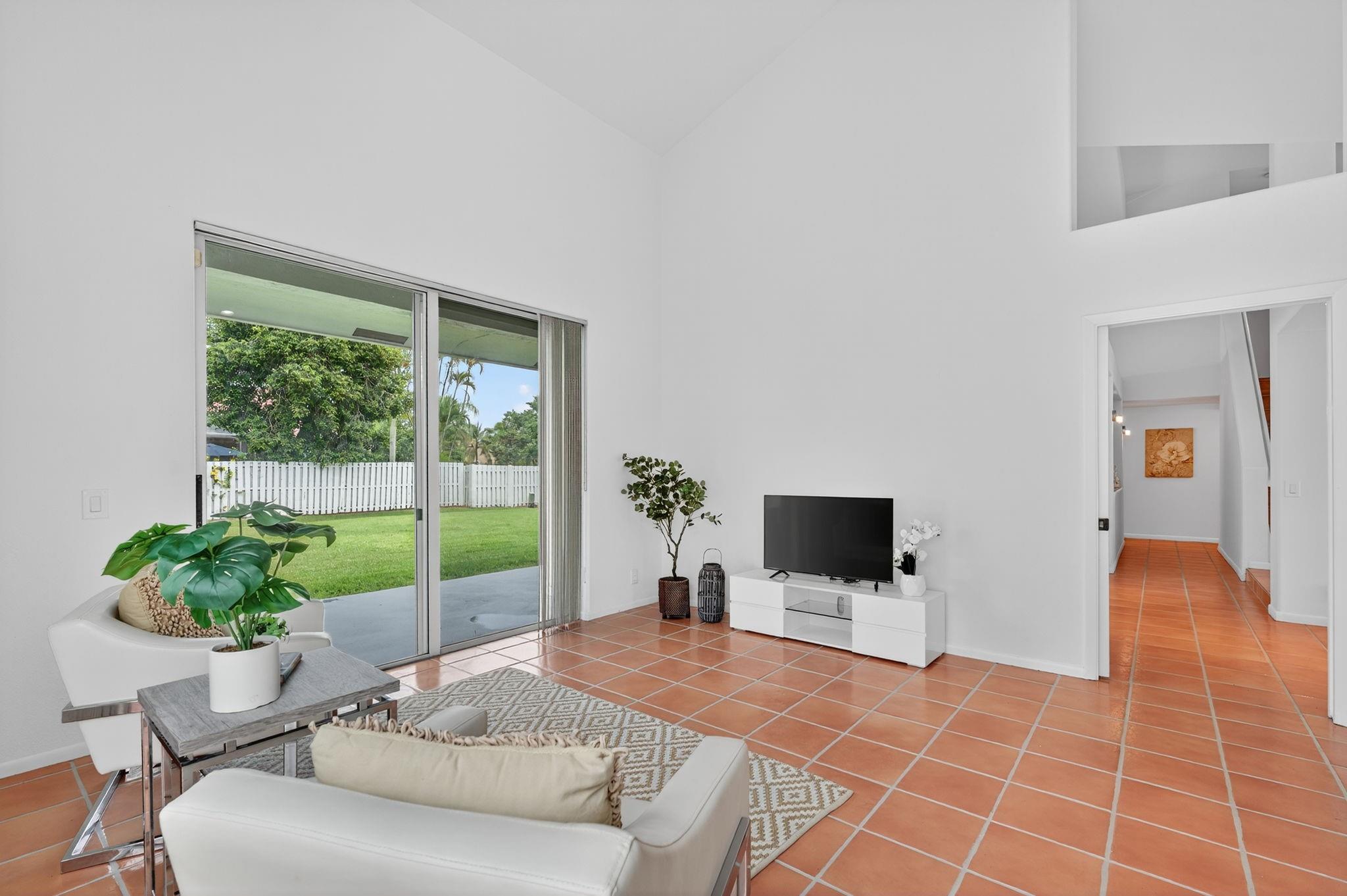 Laguna Springs 1 - Residential