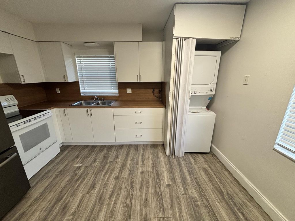 Photo of 1490 NW 22nd St #A, Fort Lauderdale, FL 33311 (MLS # F10526282)