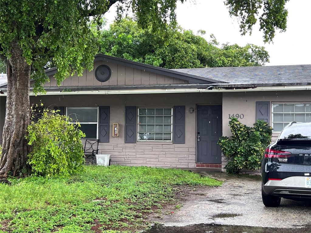 Photo of 1490 NW 22nd St #A, Fort Lauderdale, FL 33311 (MLS # F10526282)