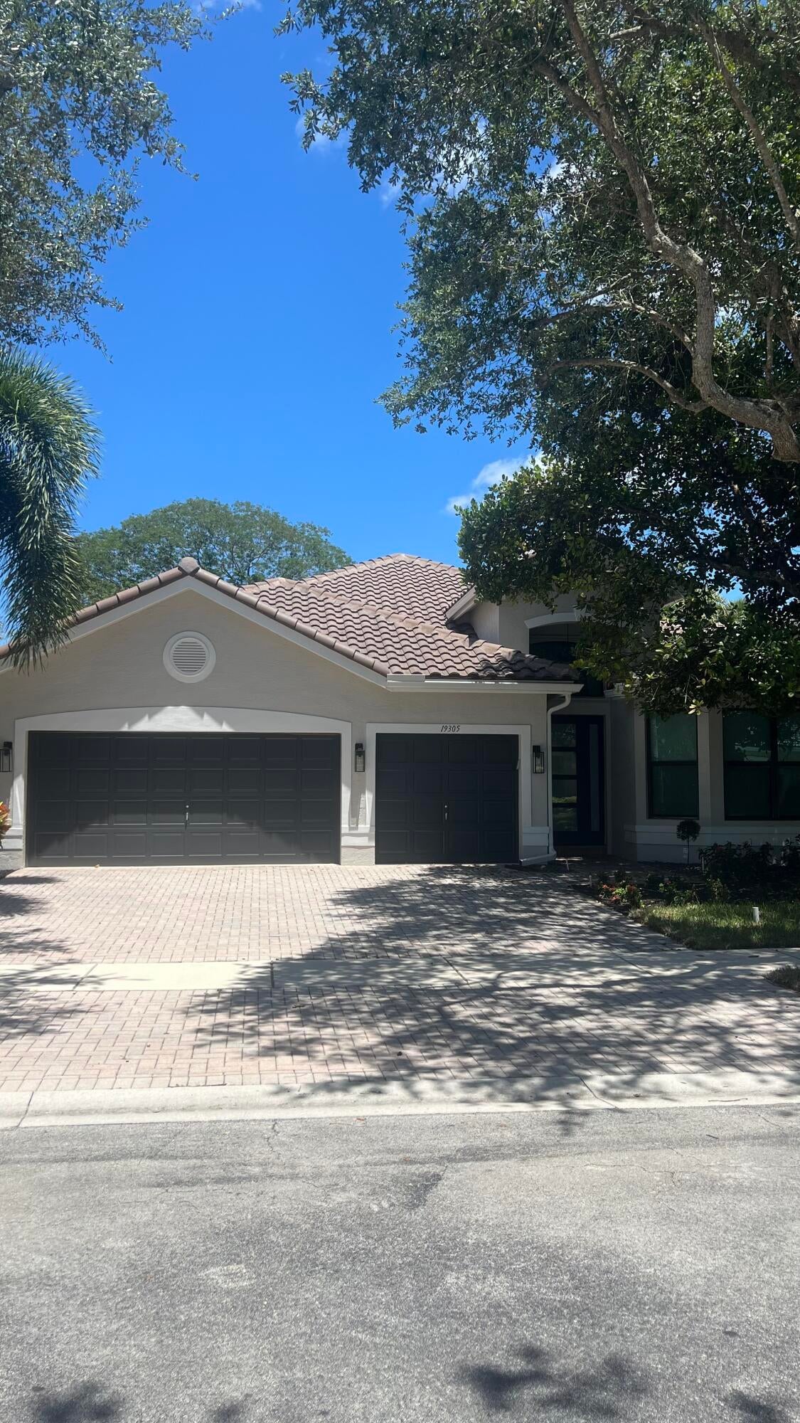 19305 SKYRIDGE Circle