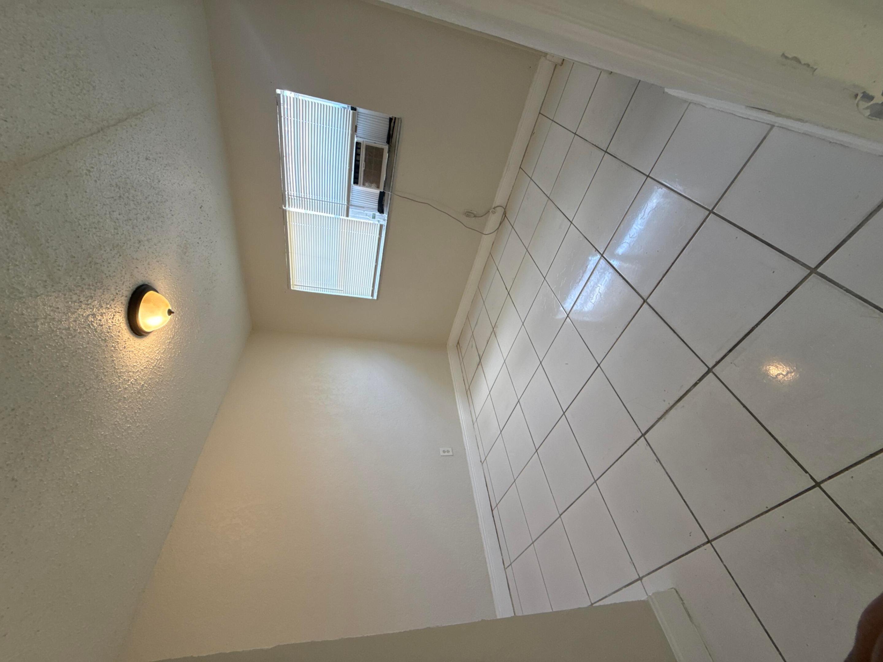 COLLEGE TRACT - Residential Lease