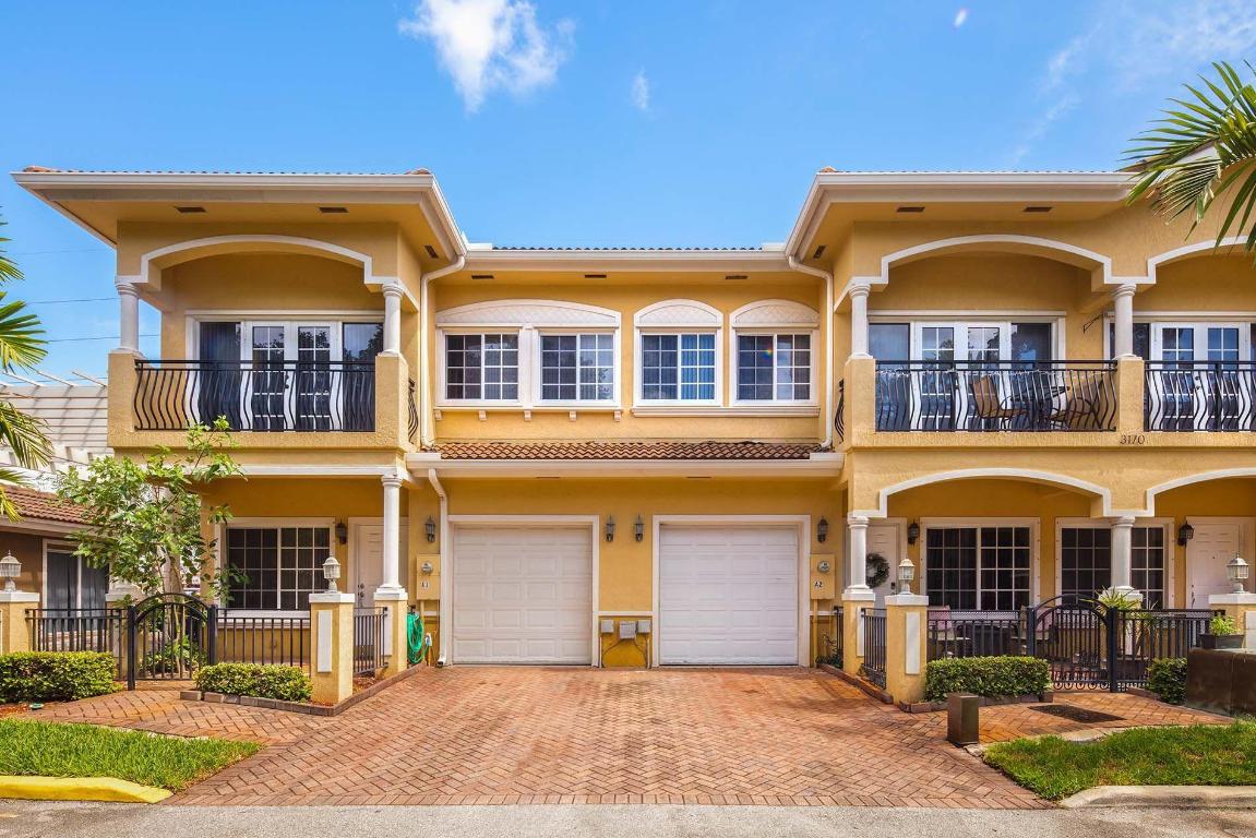 HOLLYWOOD OAK GROVE COMMERCE CENTER - Residential Lease