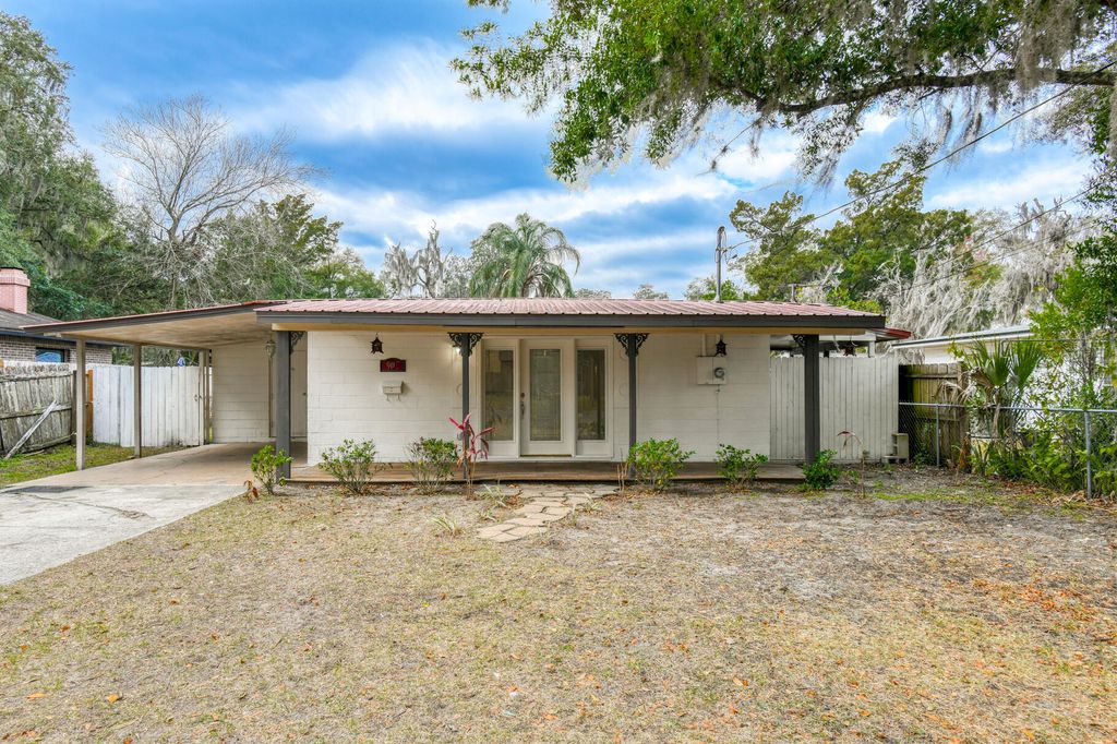 Photo of 907 N Pine Avenue, Green Cove Springs, FL 32043 (MLS # R11160081)
