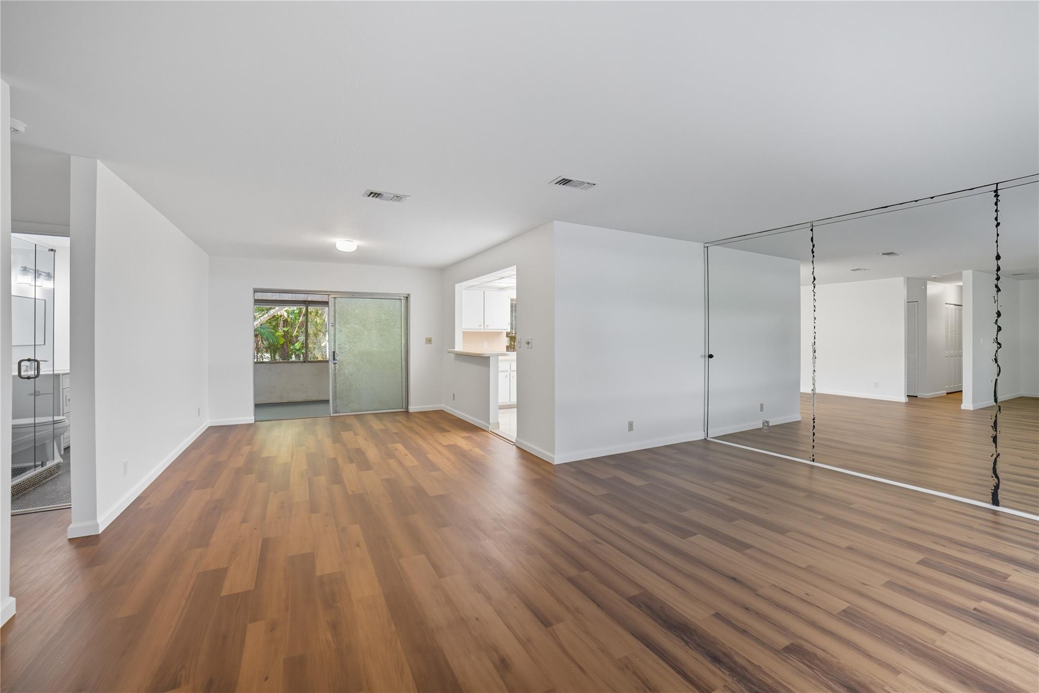 MANOR GROVE - Residential