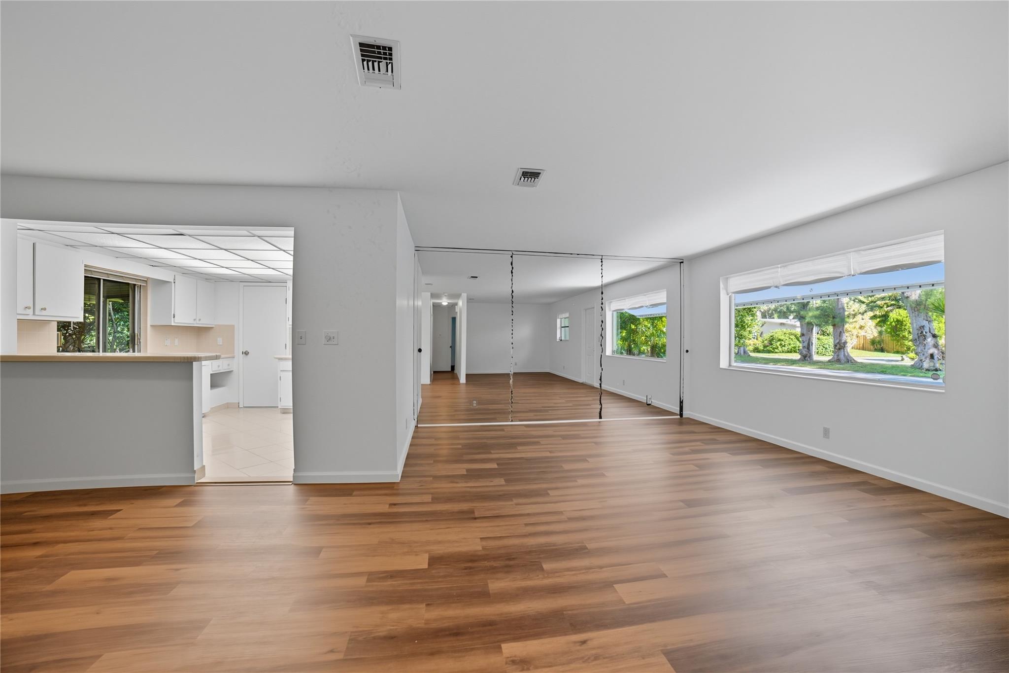 MANOR GROVE - Residential