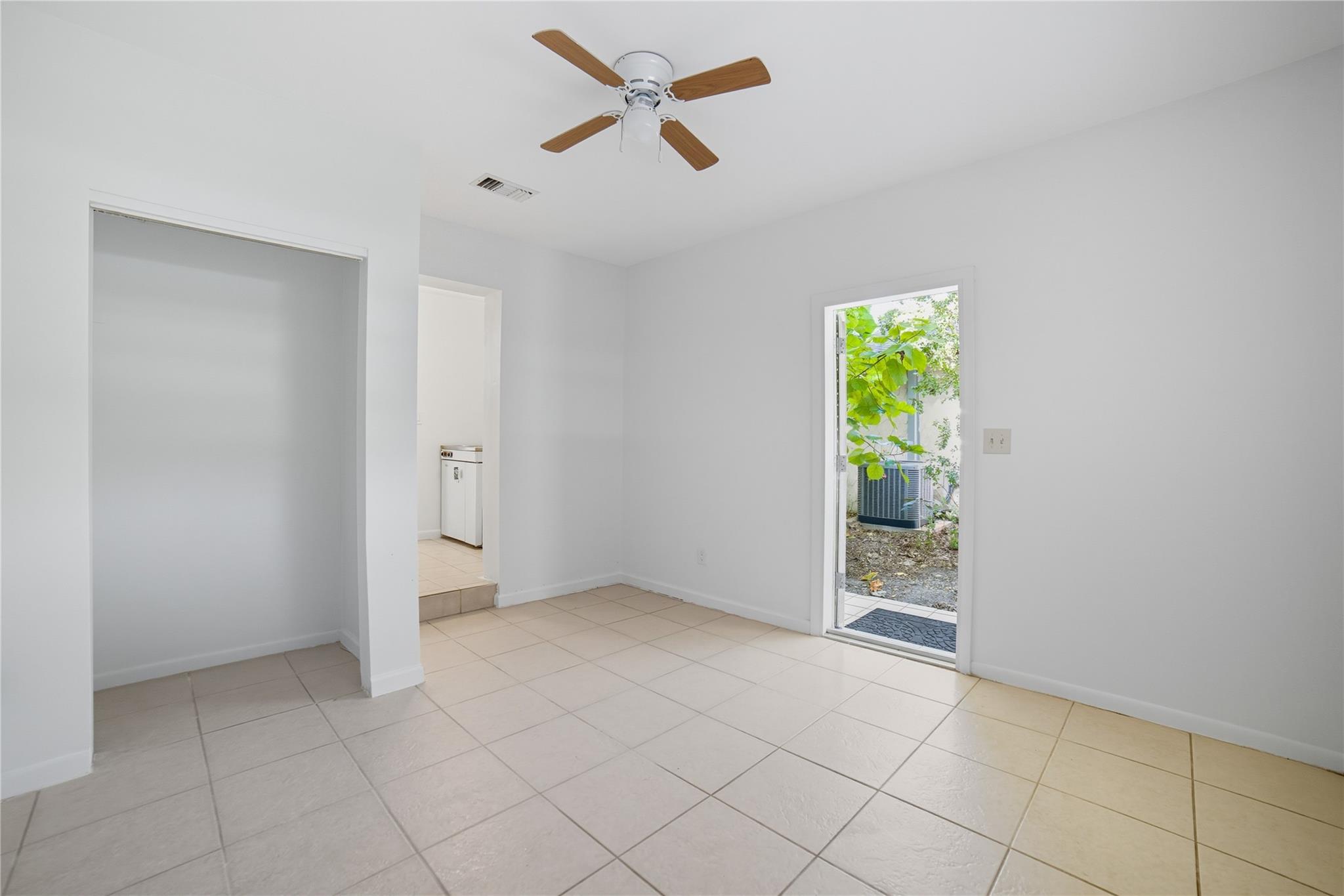 MANOR GROVE - Residential