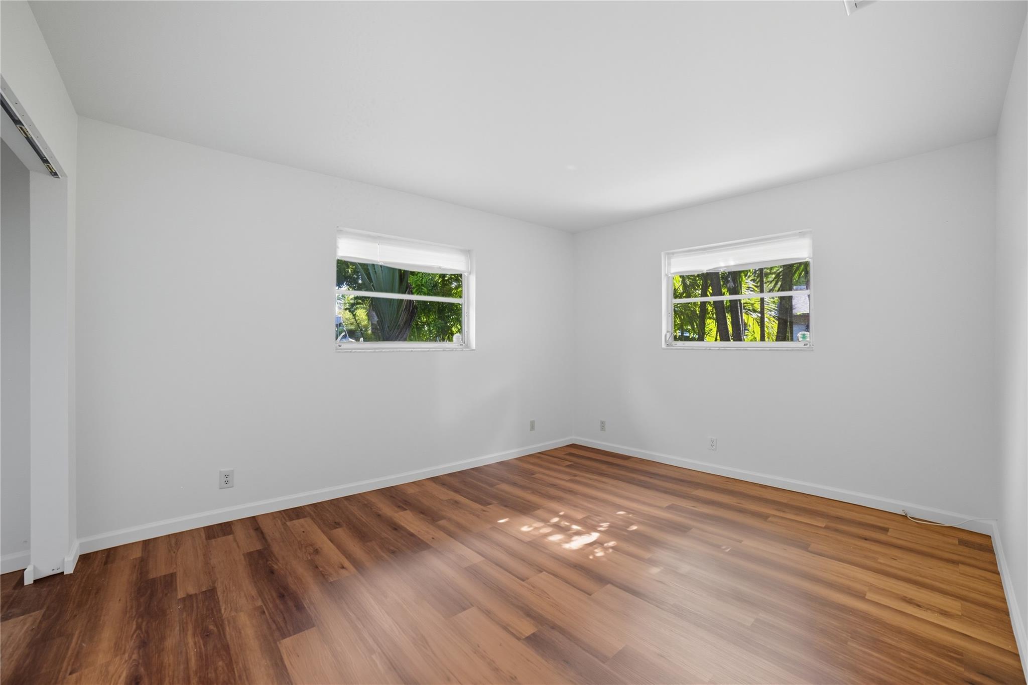 MANOR GROVE - Residential