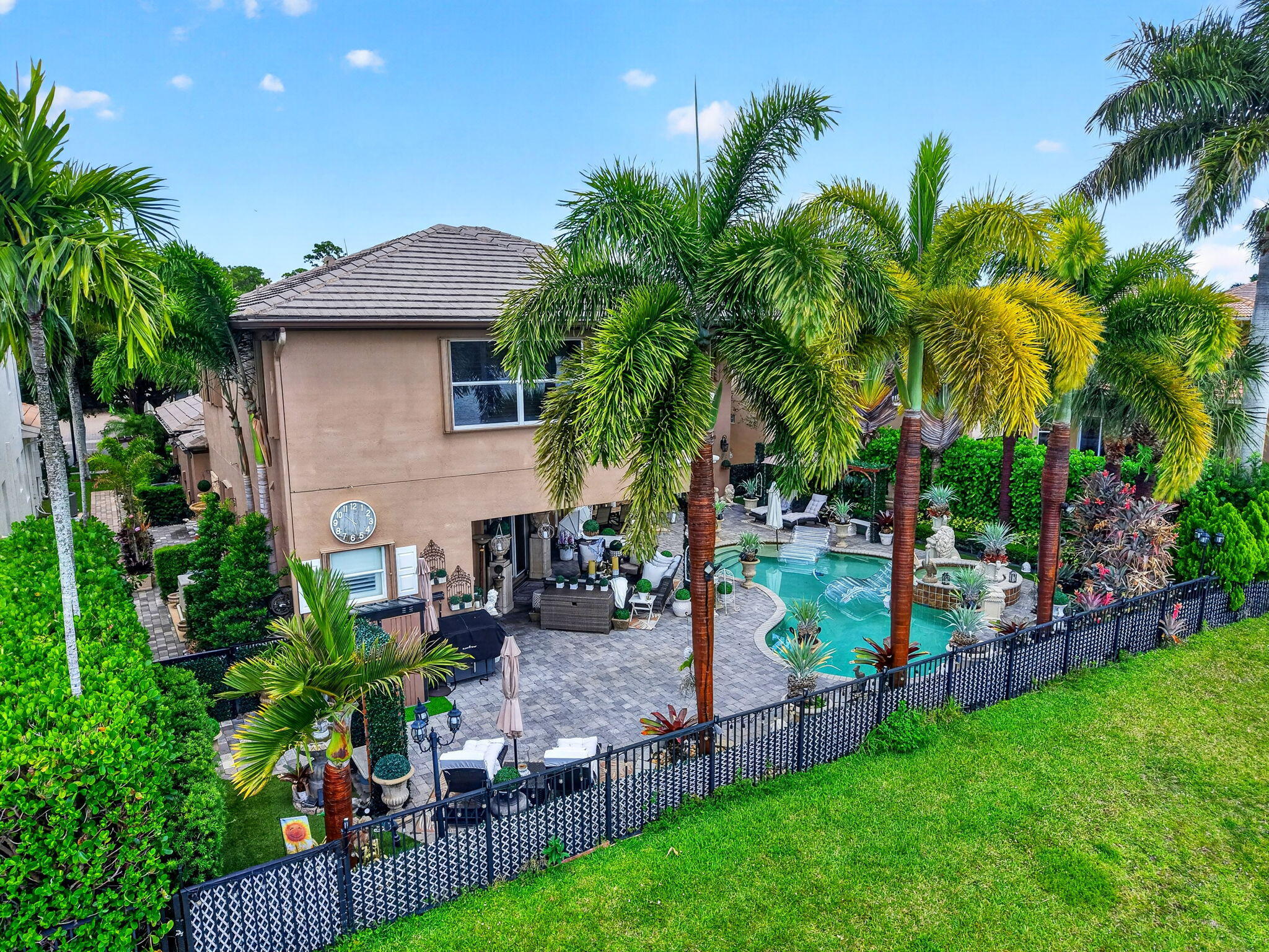 WELLINGTON VIEW - Residential