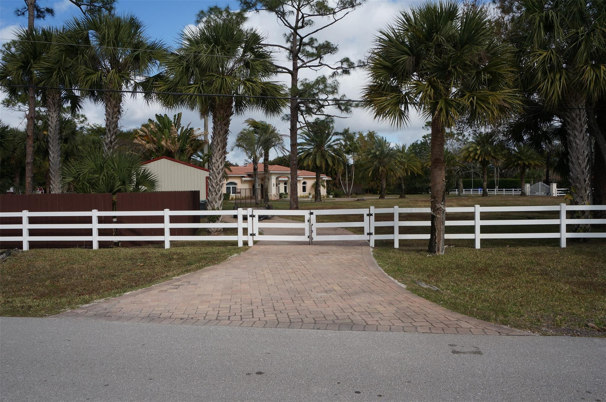 PALM BEACH LITTLE RANCHES 2 - Residential