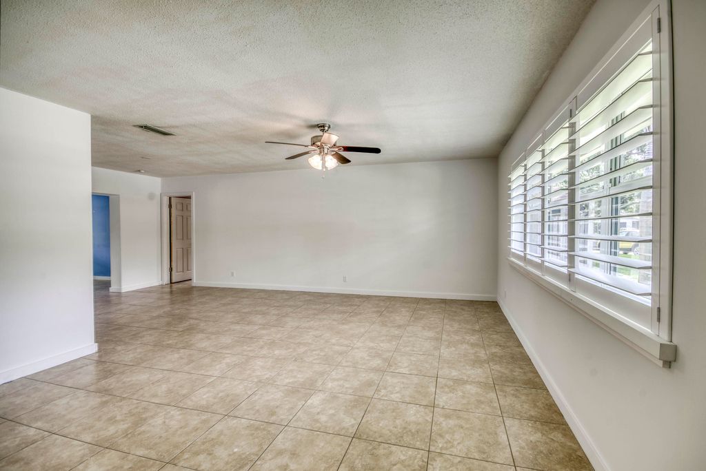 Photo of 4359 Daffodil Circle N, Palm Beach Gardens, FL 33410 (MLS # B26017569)