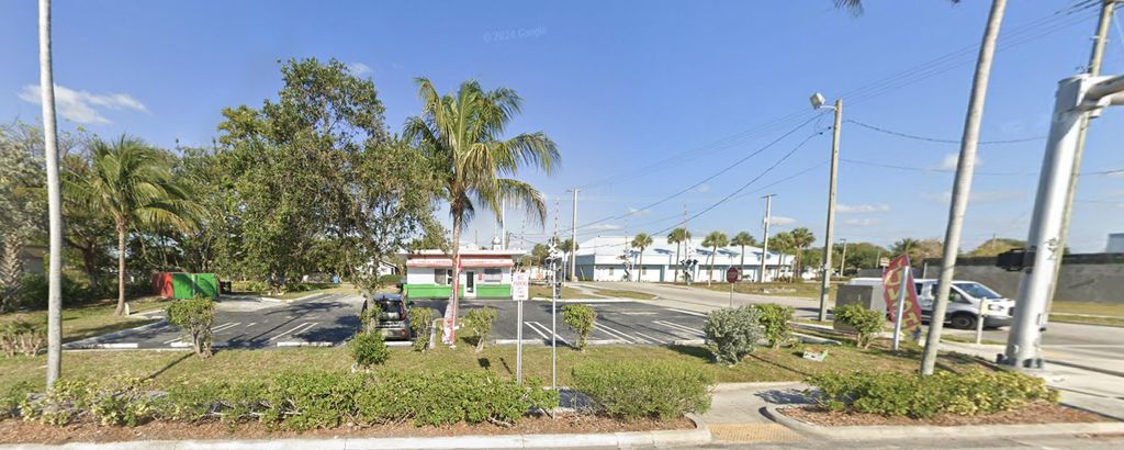 Photo of 1017 N Federal Hwy Highway, Boynton Beach, FL 33435 (MLS # R11107999)