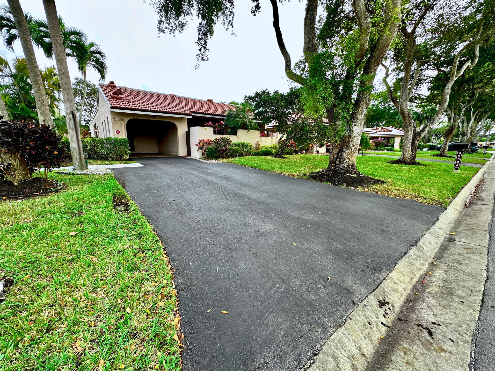 9258 Vista Del Lago A