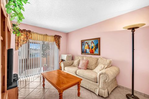 Tiny photo for 420 Richmond C #420, Deerfield Beach, FL 33442 (MLS # F10544703)