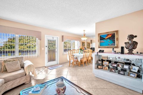 Tiny photo for 420 Richmond C #420, Deerfield Beach, FL 33442 (MLS # F10544703)