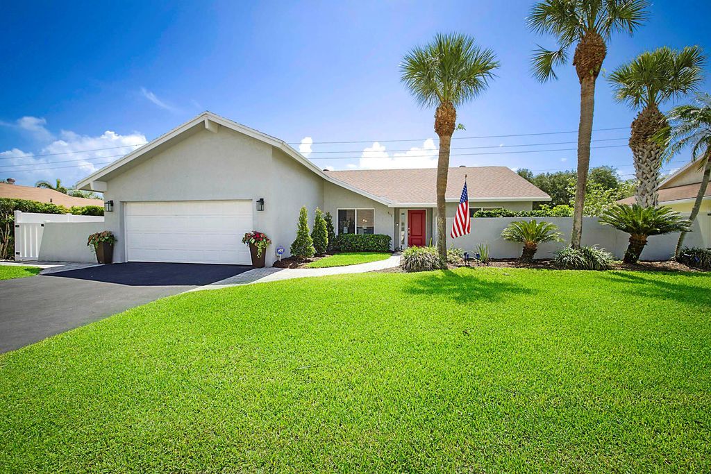 Photo of 415 SW 27th Avenue, Delray Beach, FL 33445 (MLS # R11098359)