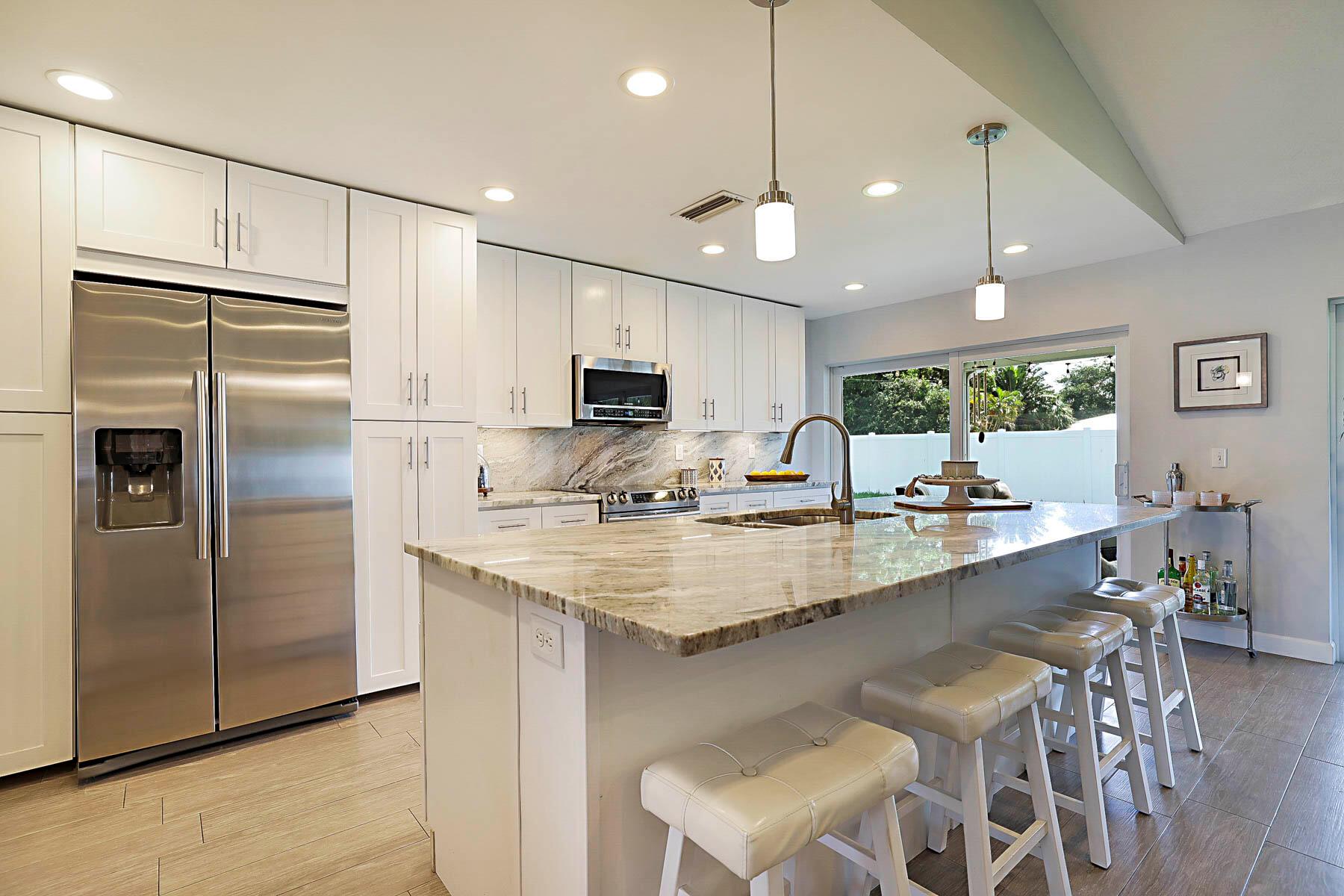 415 SW 27th Avenue