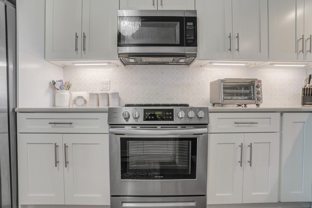 Photo of 801 Seafarer Circle #505, Jupiter, FL 33477 (MLS # R11132164)