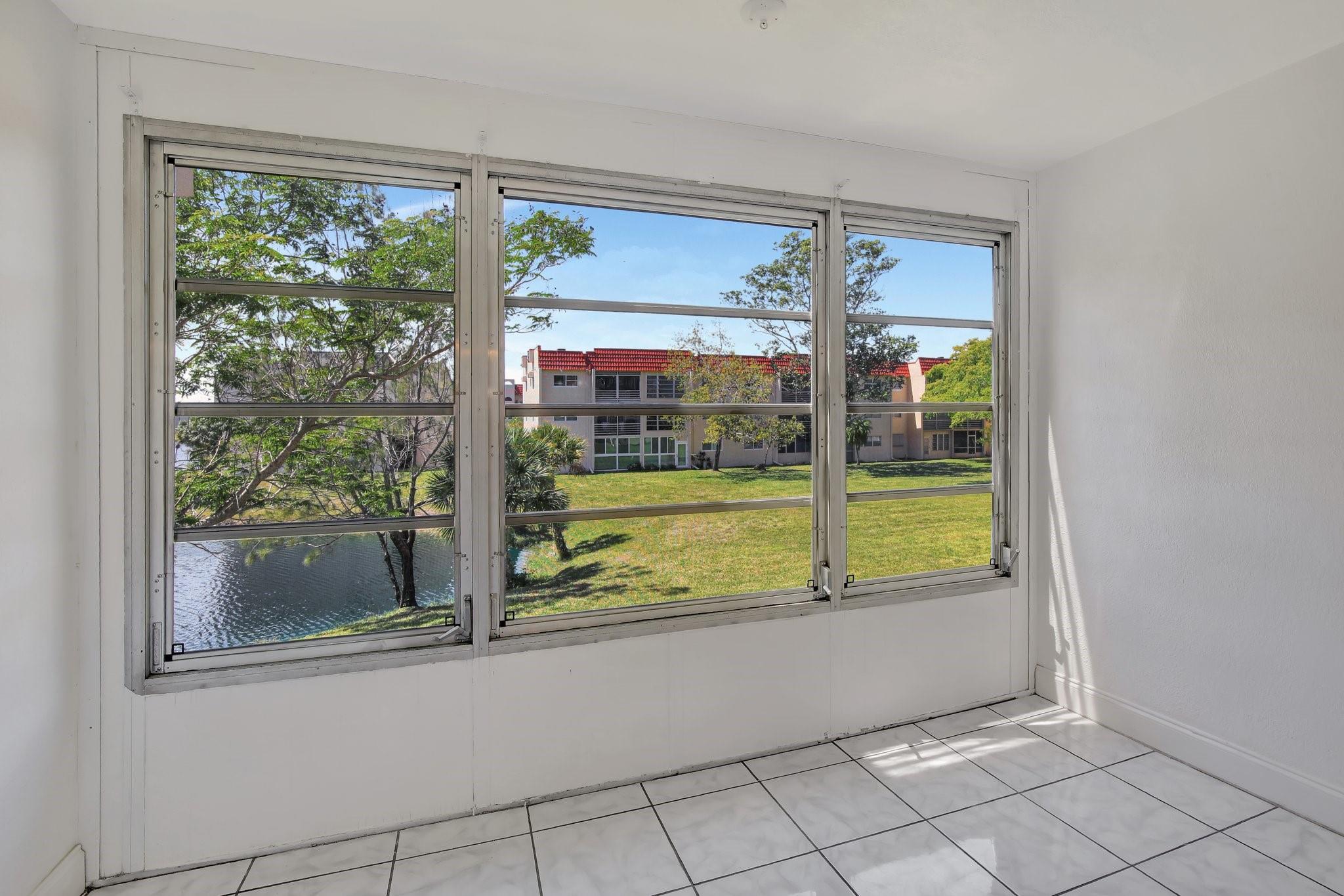 Sunrise Lakes - Residential