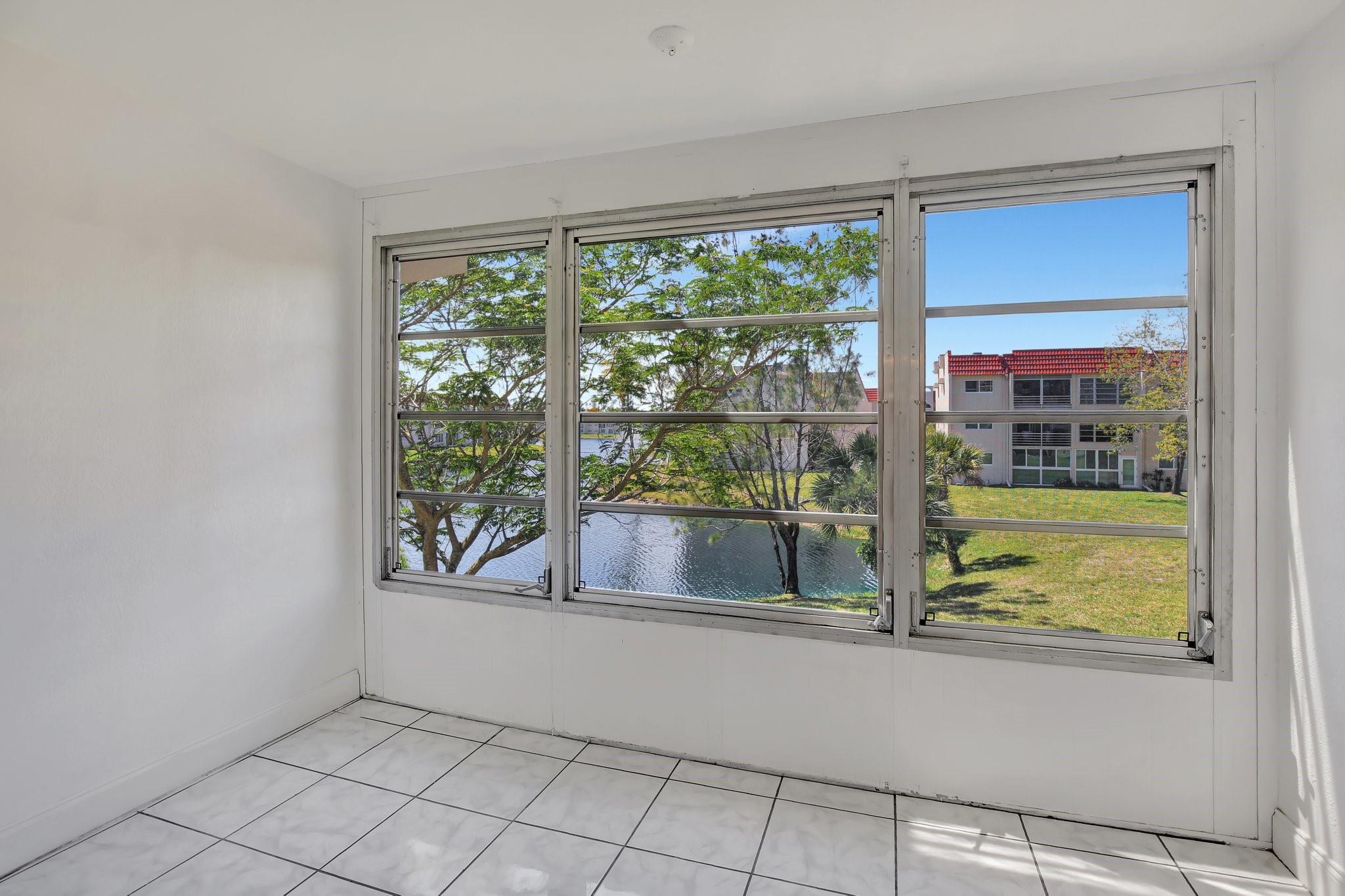 Sunrise Lakes - Residential