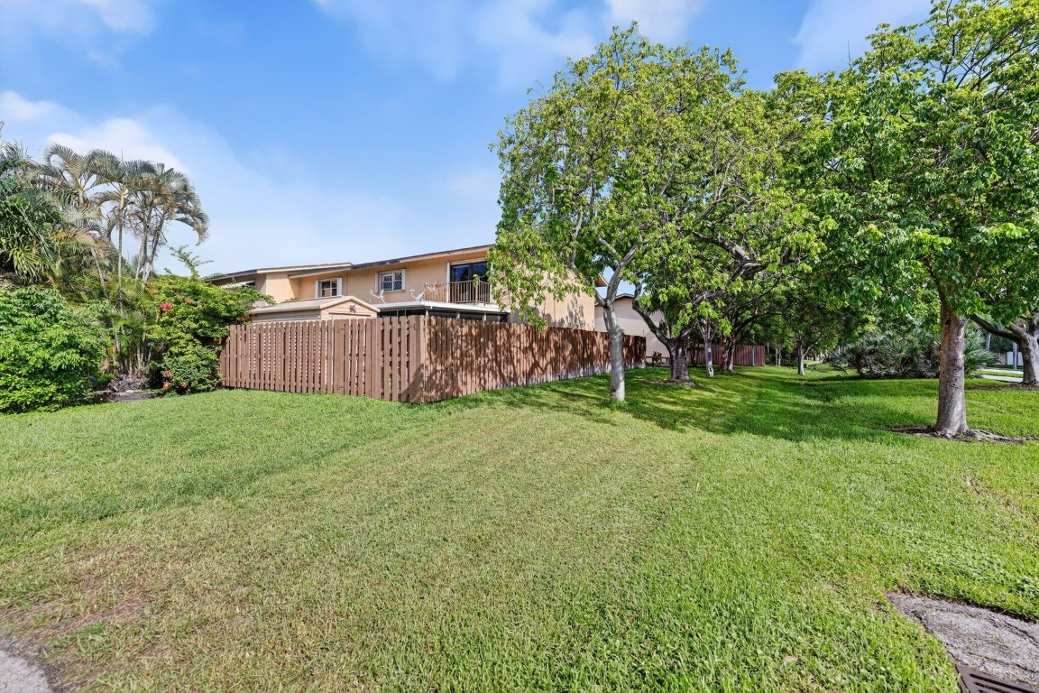 TOWNHOUSE EAST 1 - Residential