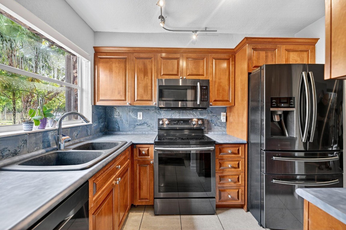 TOWNHOUSE EAST 1 - Residential