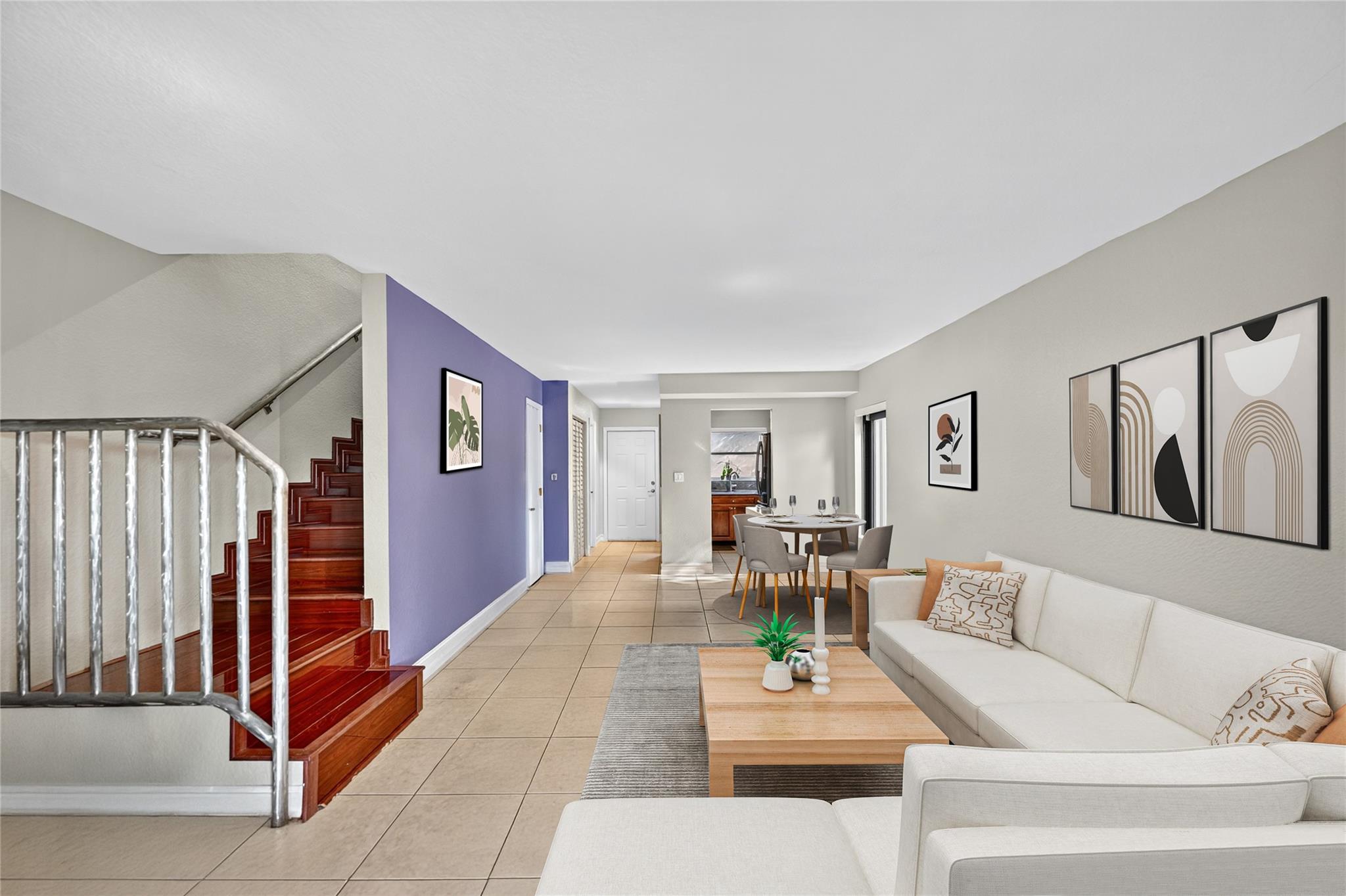 TOWNHOUSE EAST 1 - Residential