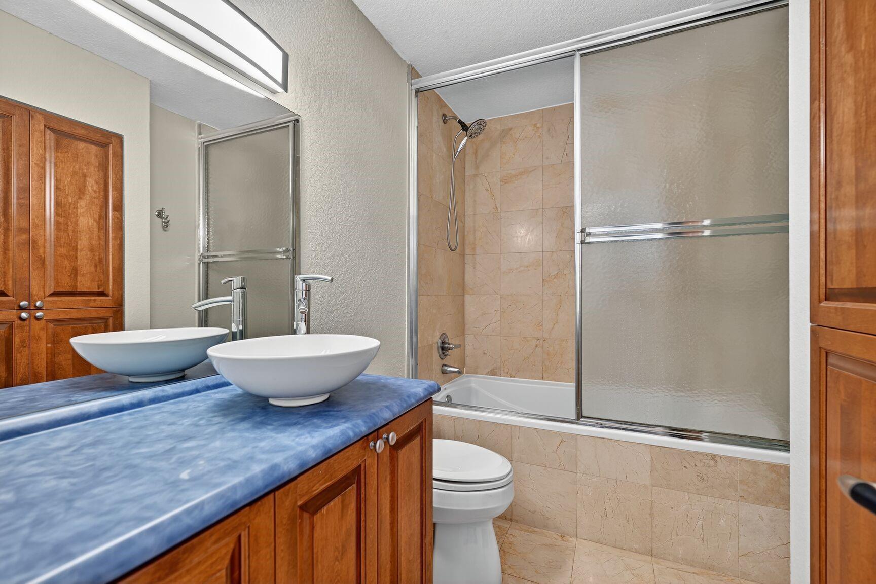 TOWNHOUSE EAST 1 - Residential