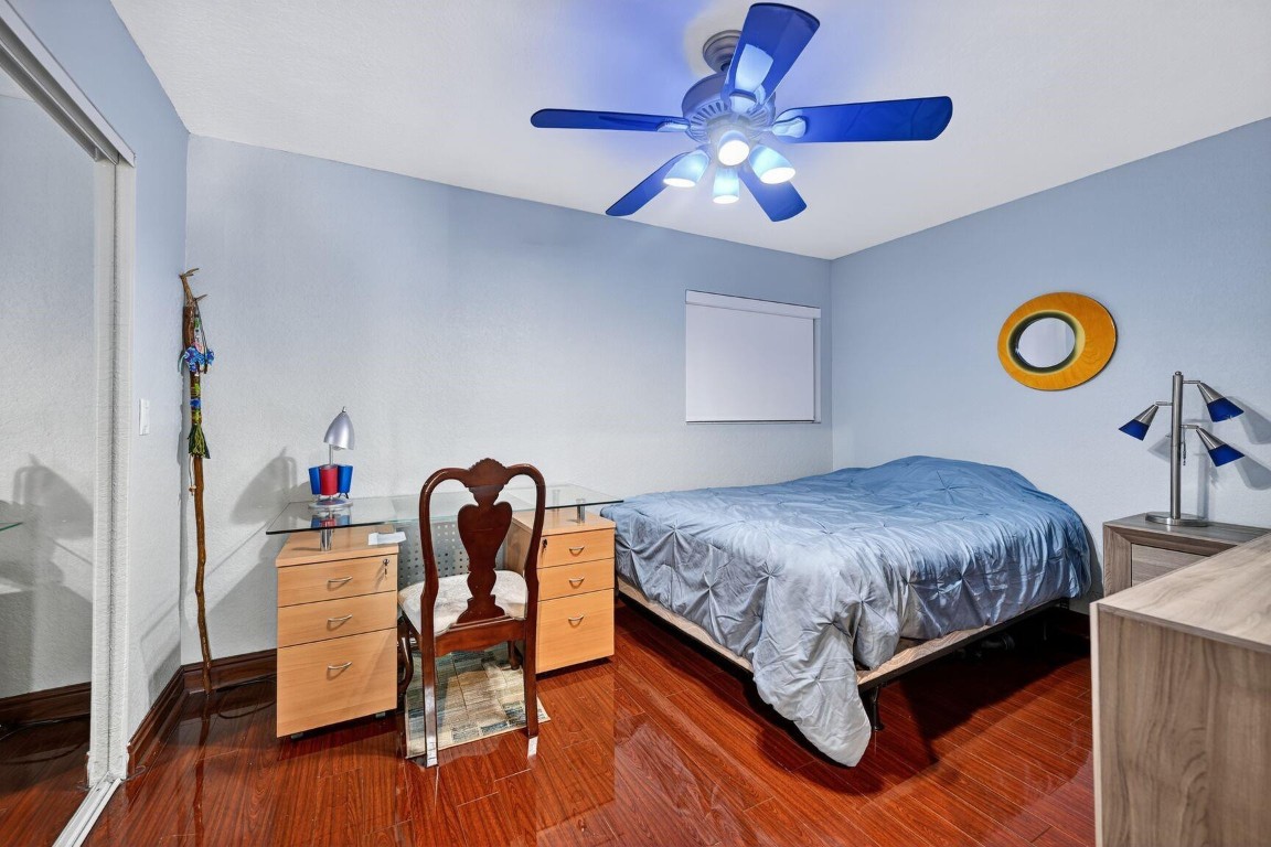 TOWNHOUSE EAST 1 - Residential