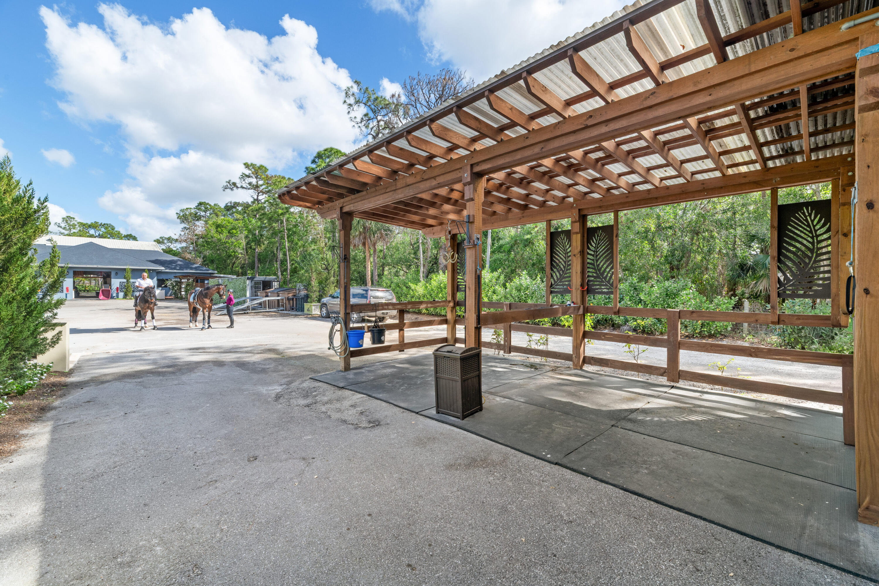 LOXAHATCHEE GROVES - Residential