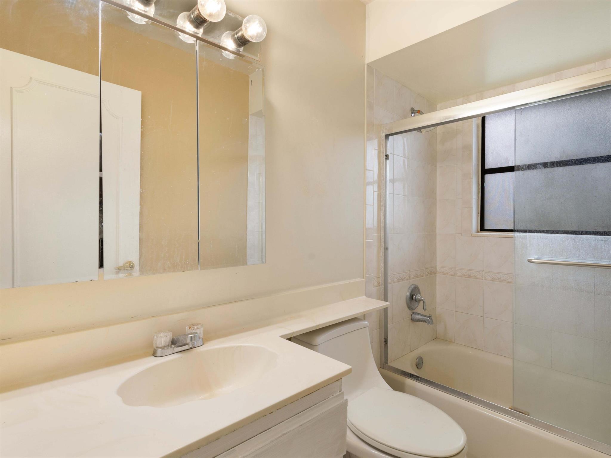 PALM CLUB - Residential Lease