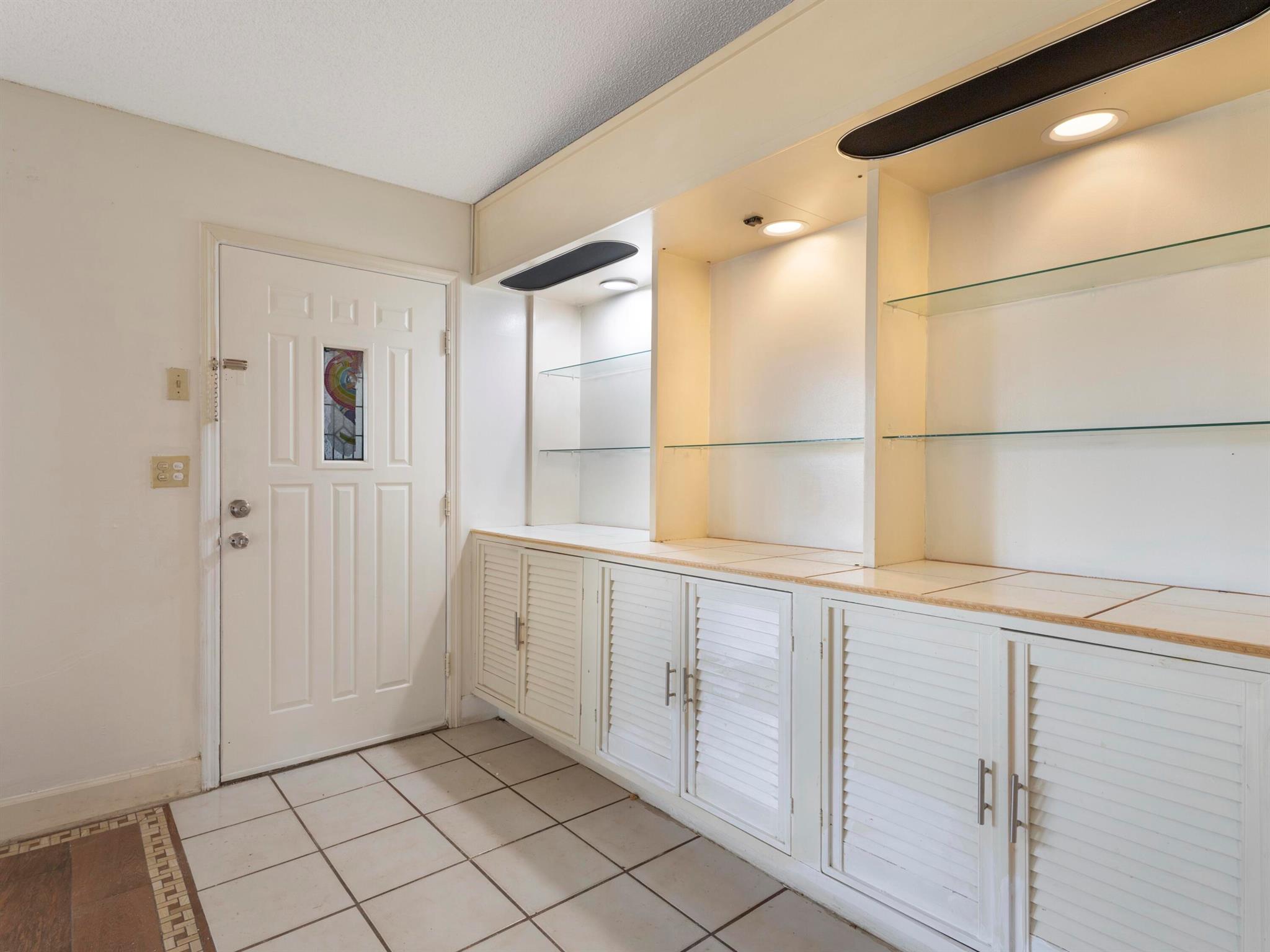 PALM CLUB - Residential Lease