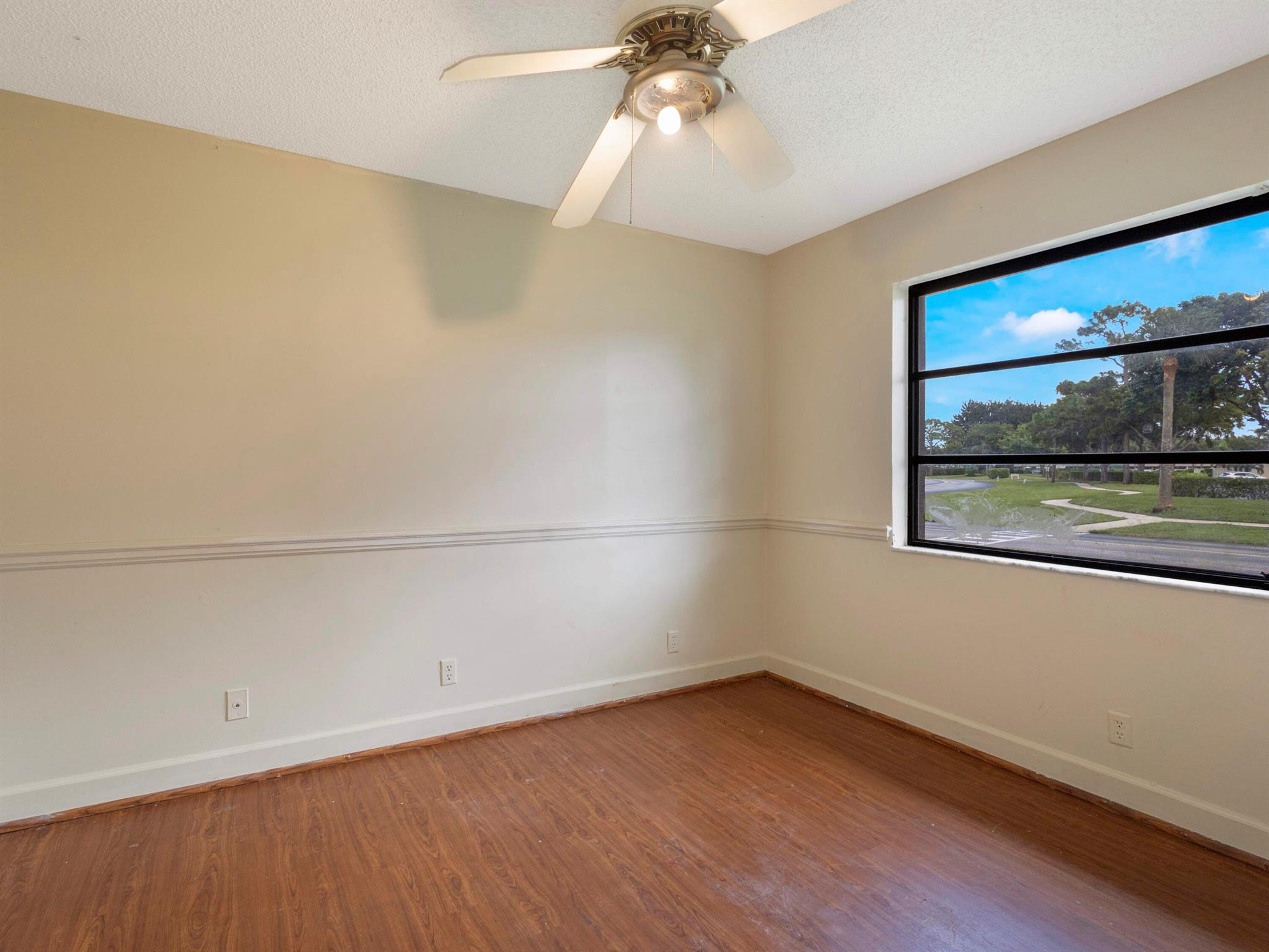 PALM CLUB - Residential Lease