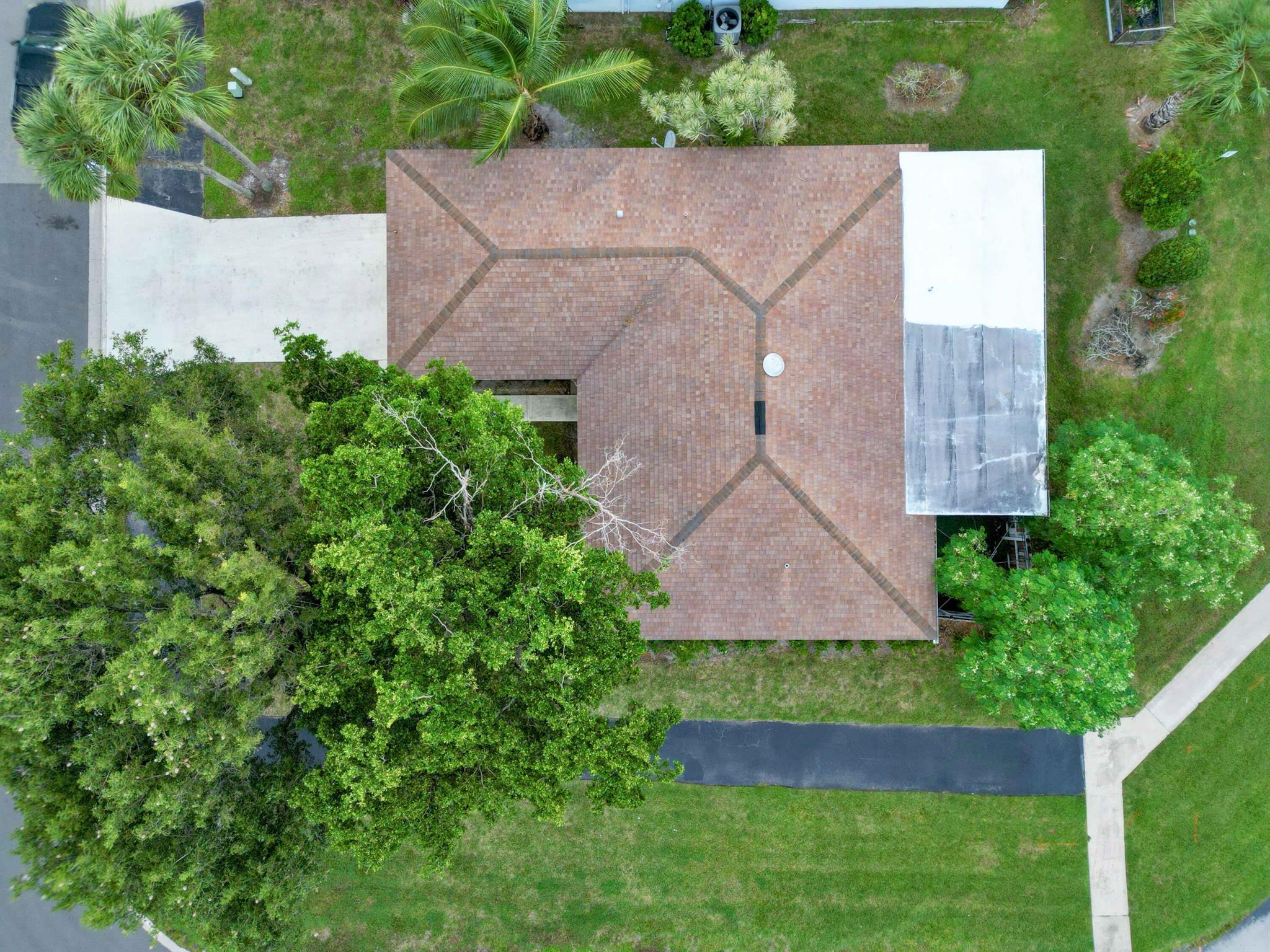 PALM CLUB - Residential Lease