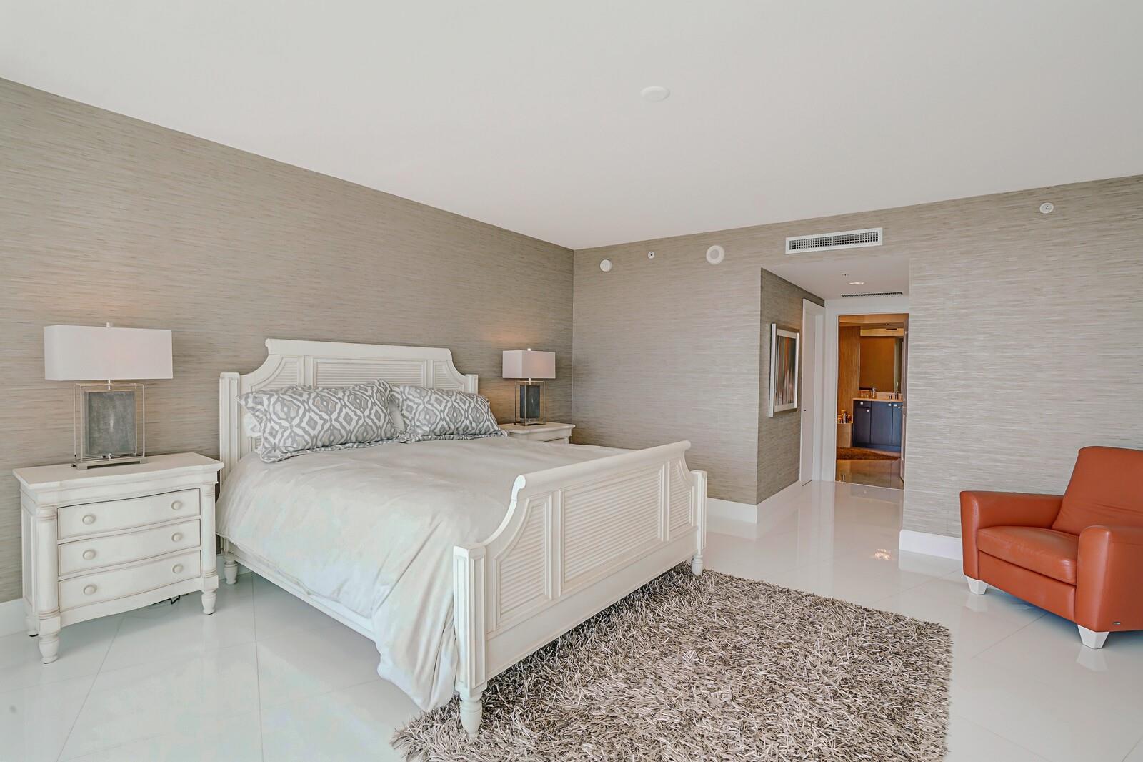 Plaza At Oceanside - Residential