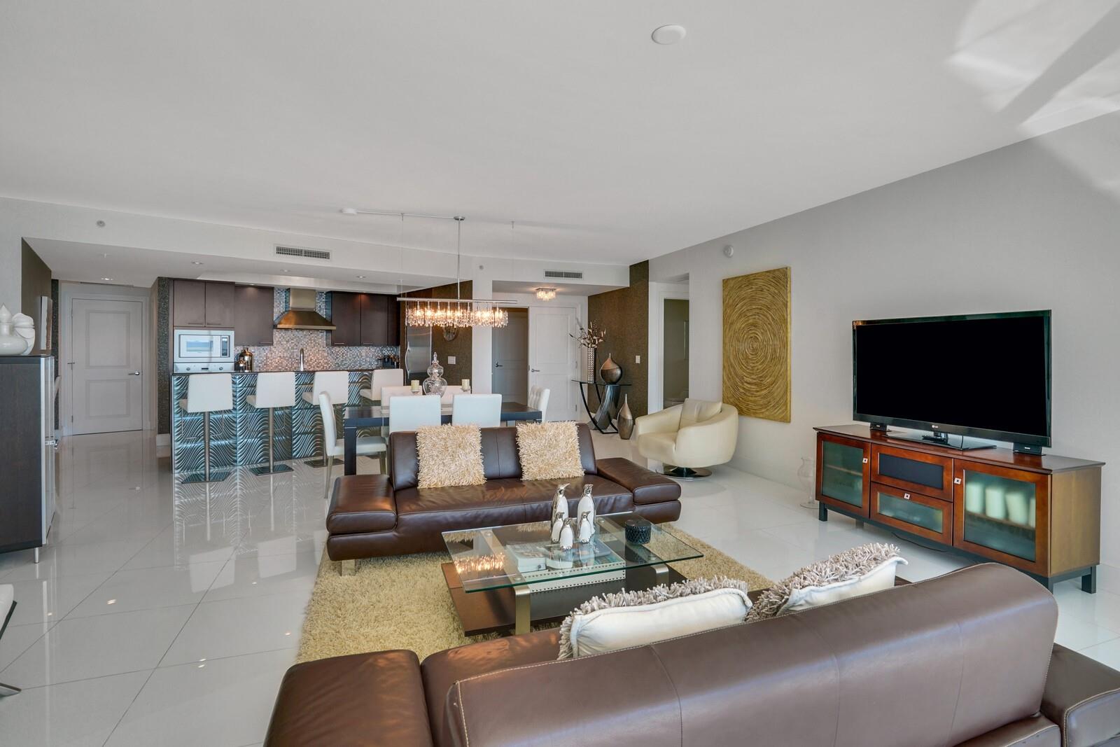 Plaza At Oceanside - Residential