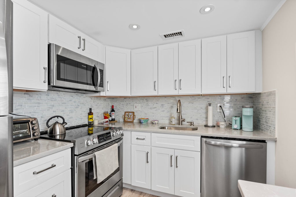 Photo of 245 Burgundy F, Delray Beach, FL 33484 (MLS # R11049446)