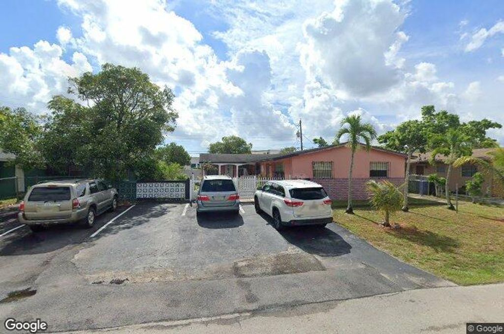Photo of 310 SW 27th Terrace #1-2, Fort Lauderdale, FL 33312 (MLS # B26016322)